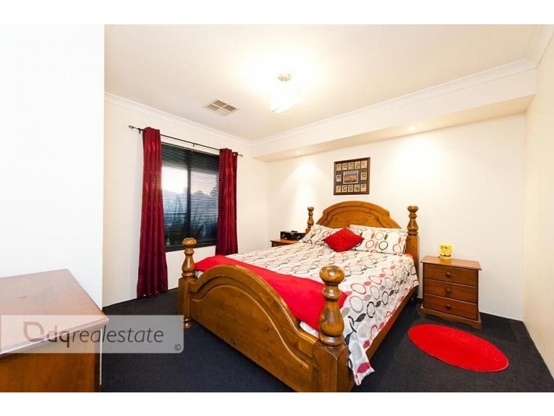 10 Bonita Way, Tapping WA 6065