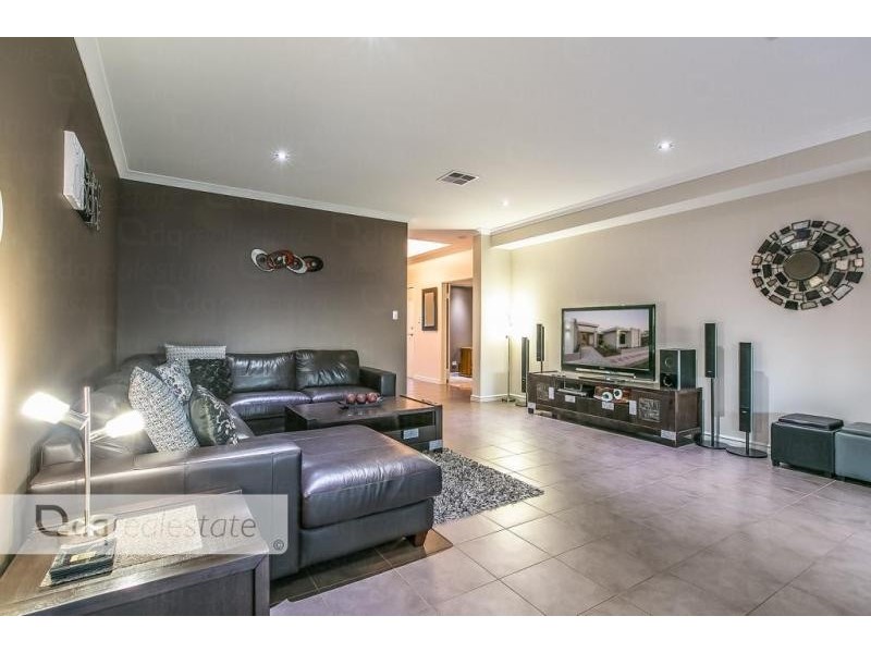 10 Exbury Street, Landsdale WA 6065