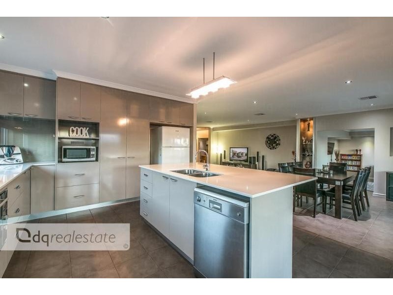 10 Exbury Street, Landsdale WA 6065