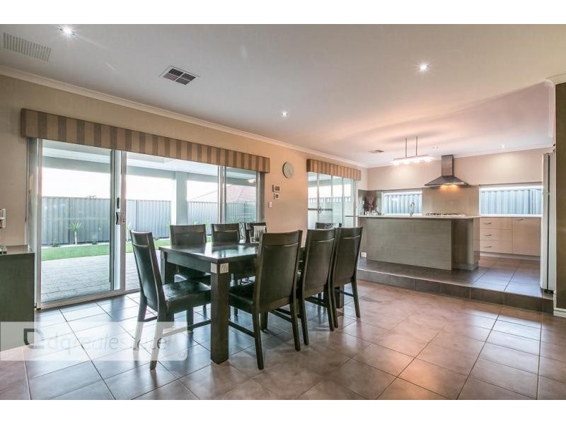 10 Exbury Street, Landsdale WA 6065