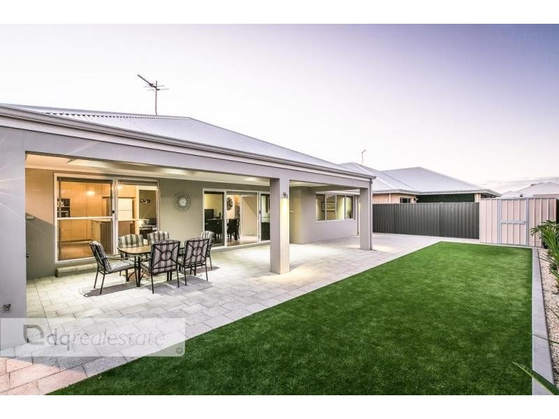 10 Exbury Street, Landsdale WA 6065