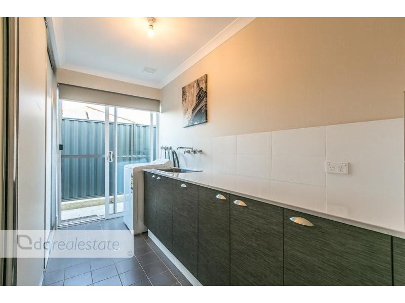 10 Exbury Street, Landsdale WA 6065