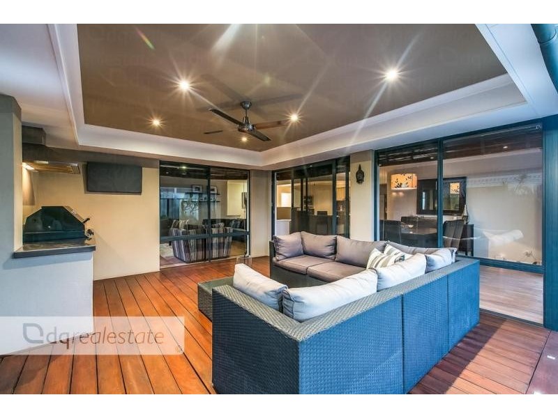 4 Apsley Bend, Tapping WA 6065