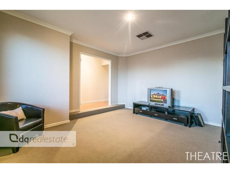 4 Apsley Bend, Tapping WA 6065