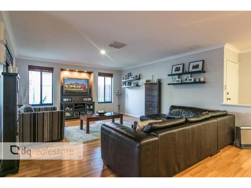 4 Apsley Bend, Tapping WA 6065