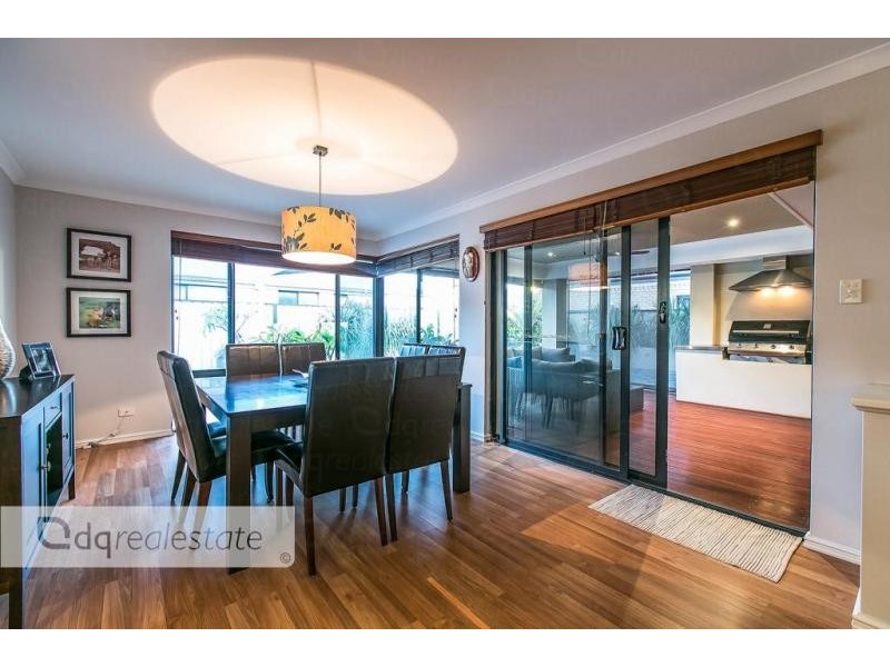 4 Apsley Bend, Tapping WA 6065