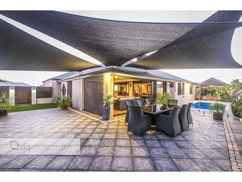 4 Apsley Bend, Tapping WA 6065