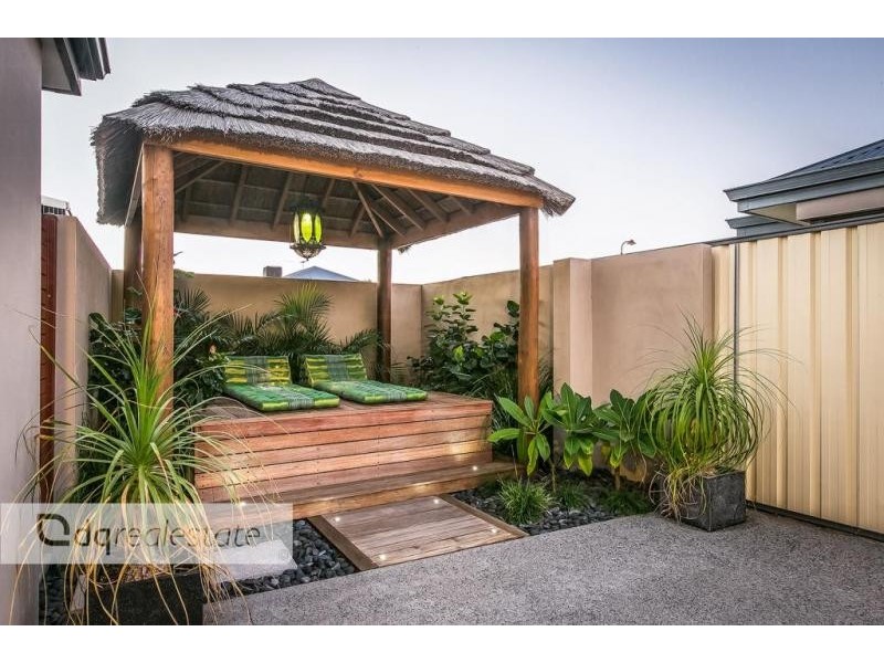 4 Apsley Bend, Tapping WA 6065