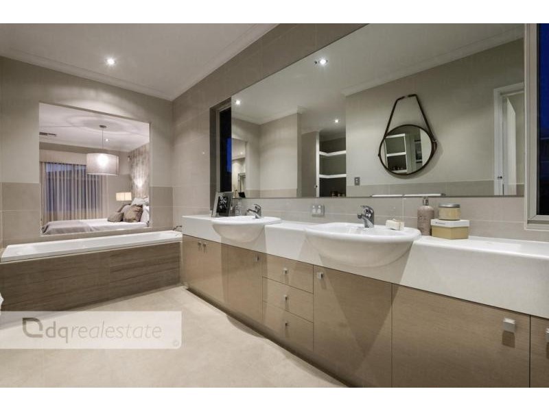 53 Solaia Loop, Woodvale WA 6026