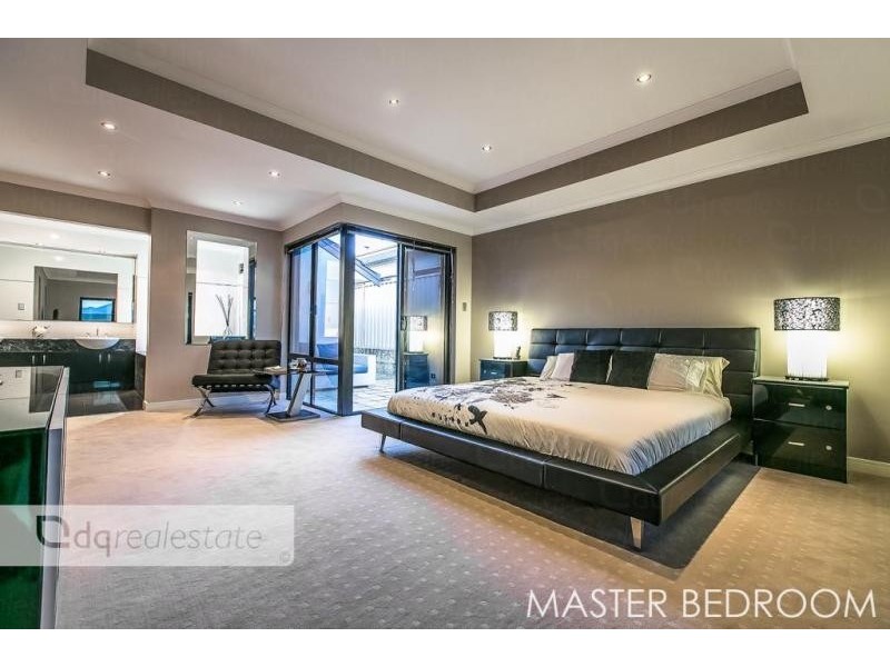 7 Evandale Road, Darch WA 6065