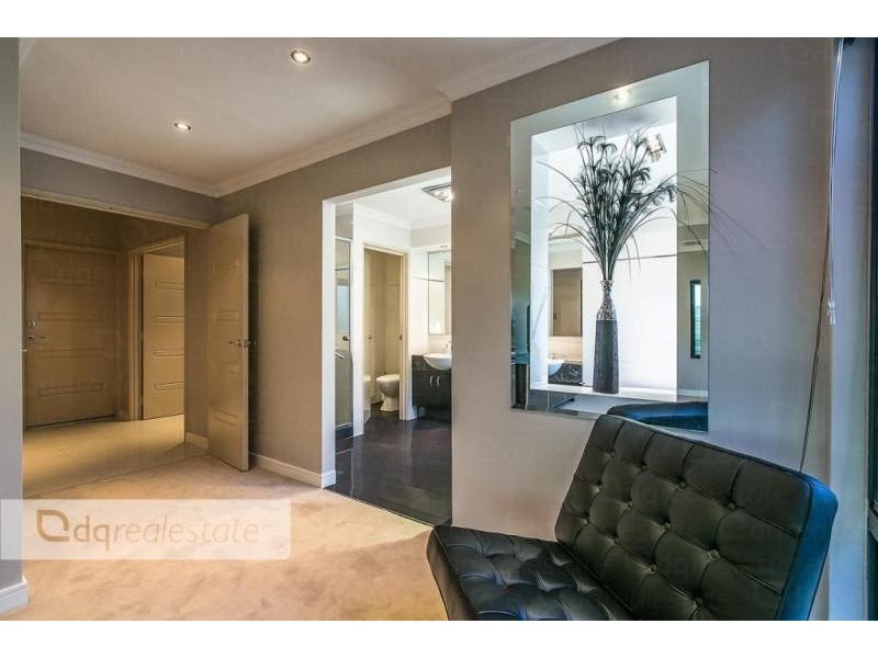 7 Evandale Road, Darch WA 6065