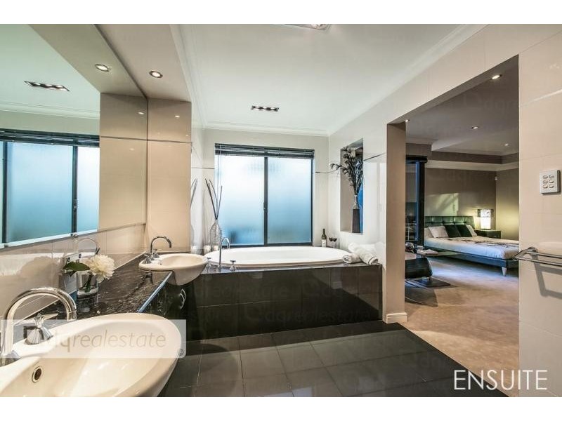 7 Evandale Road, Darch WA 6065