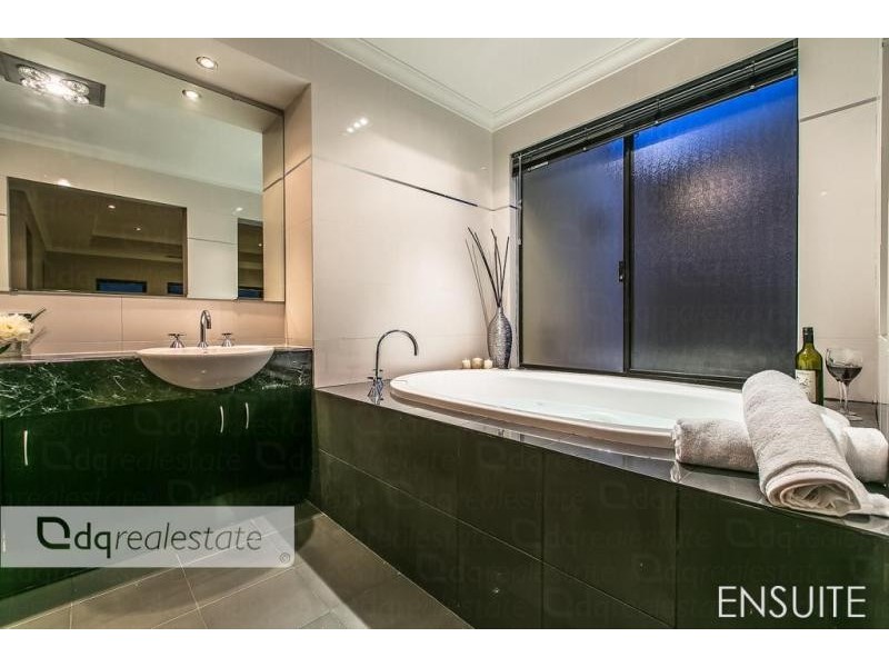 7 Evandale Road, Darch WA 6065