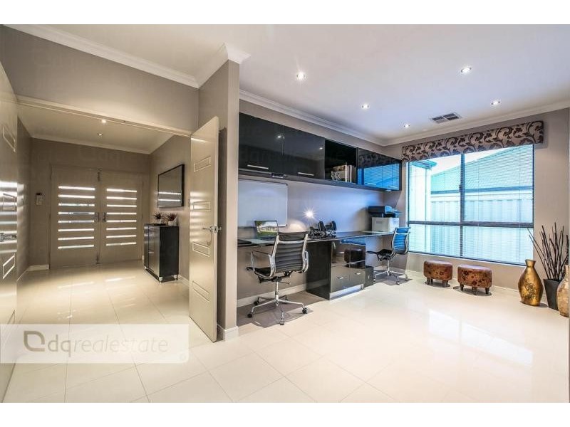 7 Evandale Road, Darch WA 6065