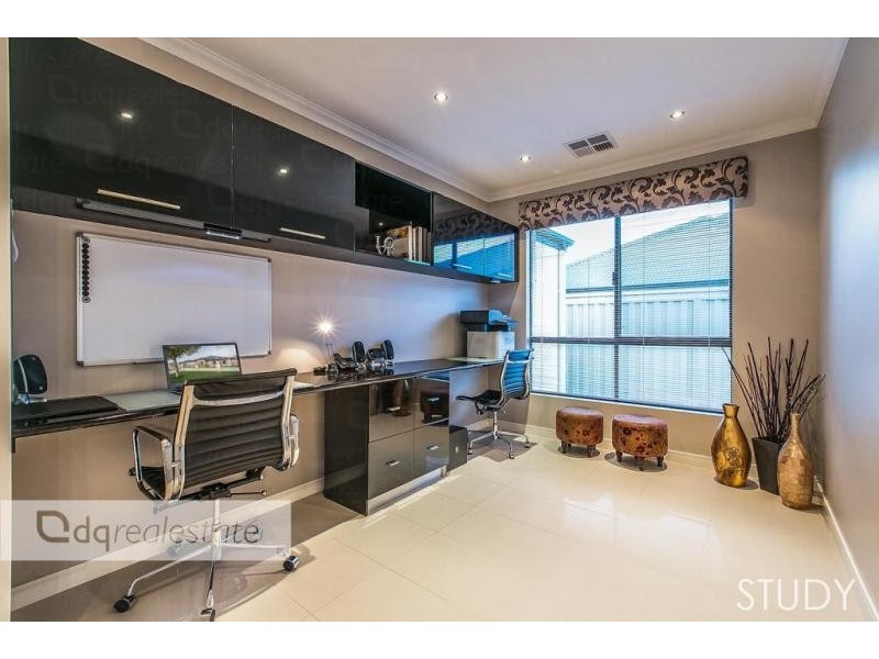 7 Evandale Road, Darch WA 6065