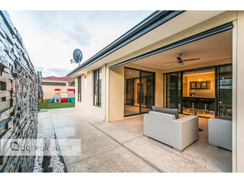 7 Evandale Road, Darch WA 6065