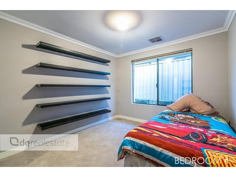 7 Evandale Road, Darch WA 6065