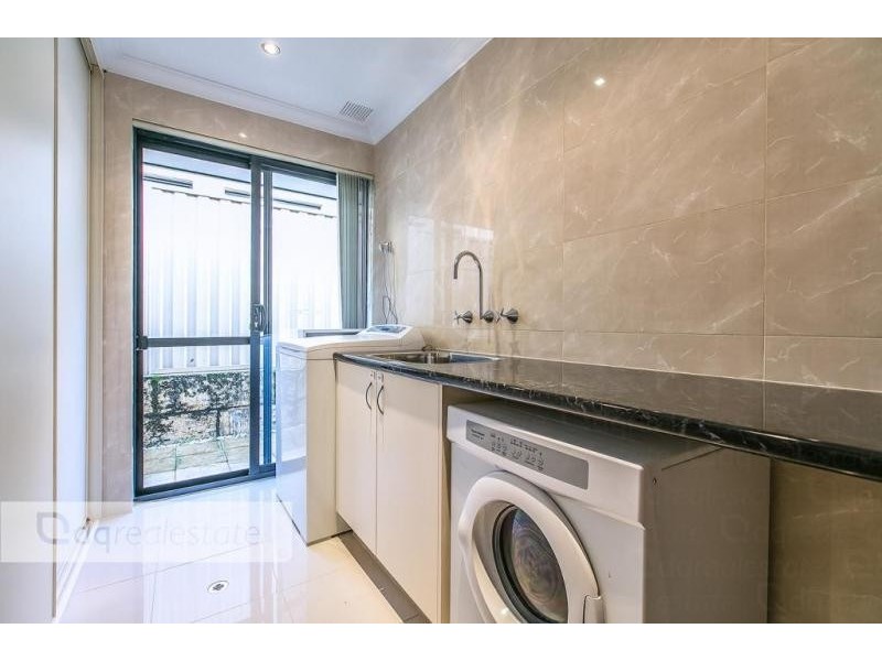 7 Evandale Road, Darch WA 6065