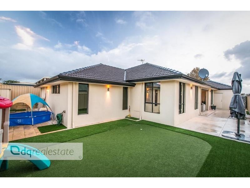 7 Evandale Road, Darch WA 6065