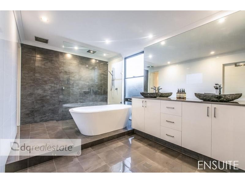 8 Bagatelle Road, Landsdale WA 6065