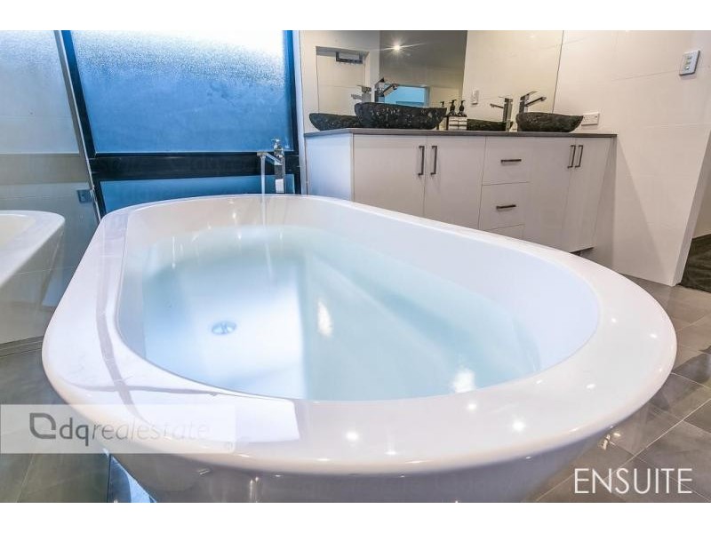 8 Bagatelle Road, Landsdale WA 6065