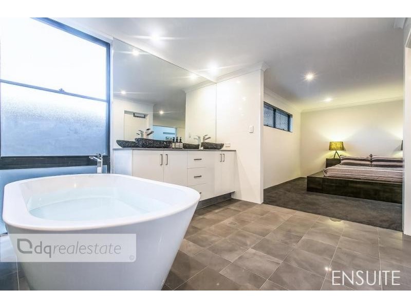 8 Bagatelle Road, Landsdale WA 6065