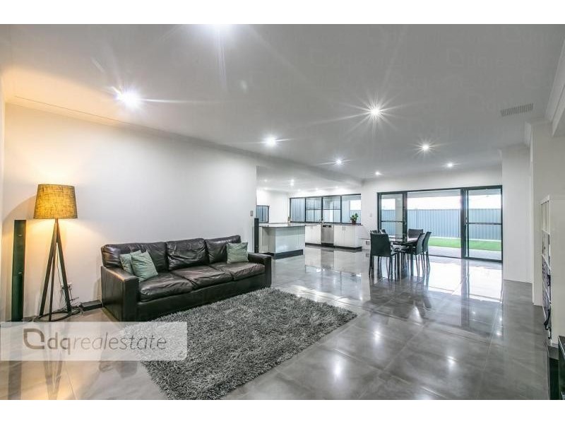 8 Bagatelle Road, Landsdale WA 6065