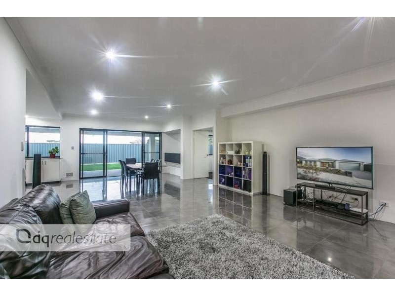 8 Bagatelle Road, Landsdale WA 6065