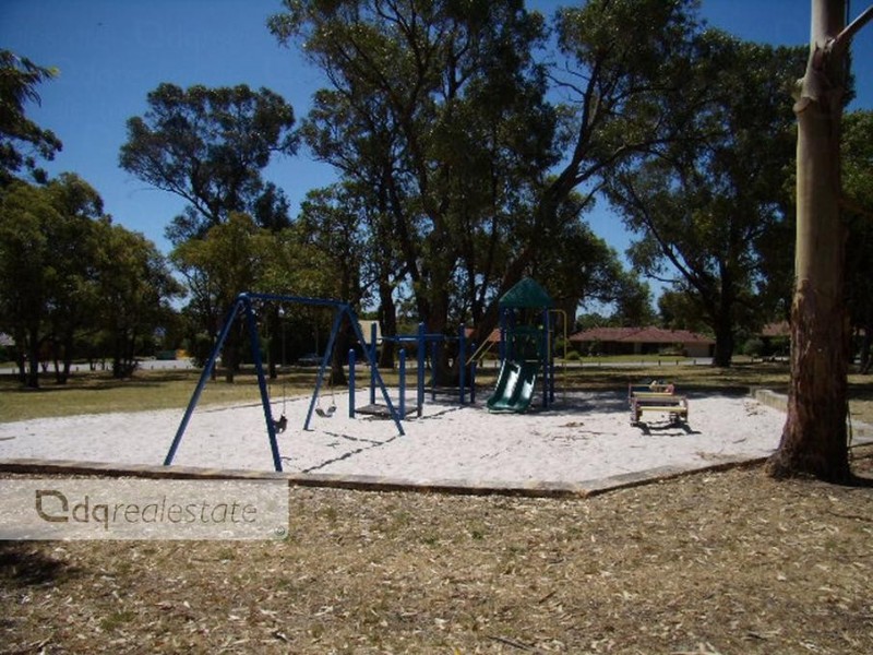 11 Mundi Place, Wanneroo WA 6065