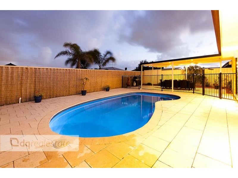 43 Palmerston Crescent, Tapping WA 6065