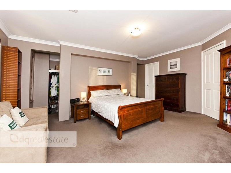 43 Palmerston Crescent, Tapping WA 6065