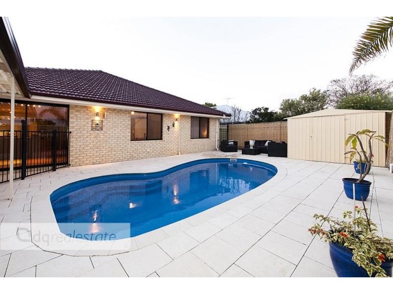 43 Palmerston Crescent, Tapping WA 6065