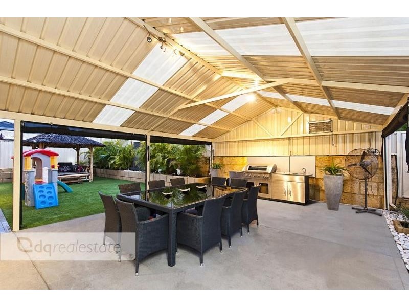 30 Crosthwait Circle, Tapping WA 6065