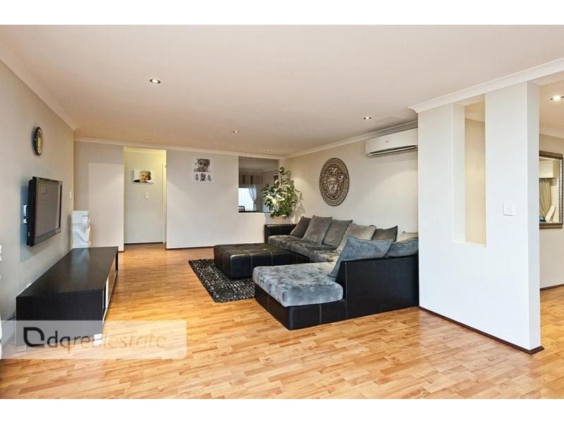 30 Crosthwait Circle, Tapping WA 6065