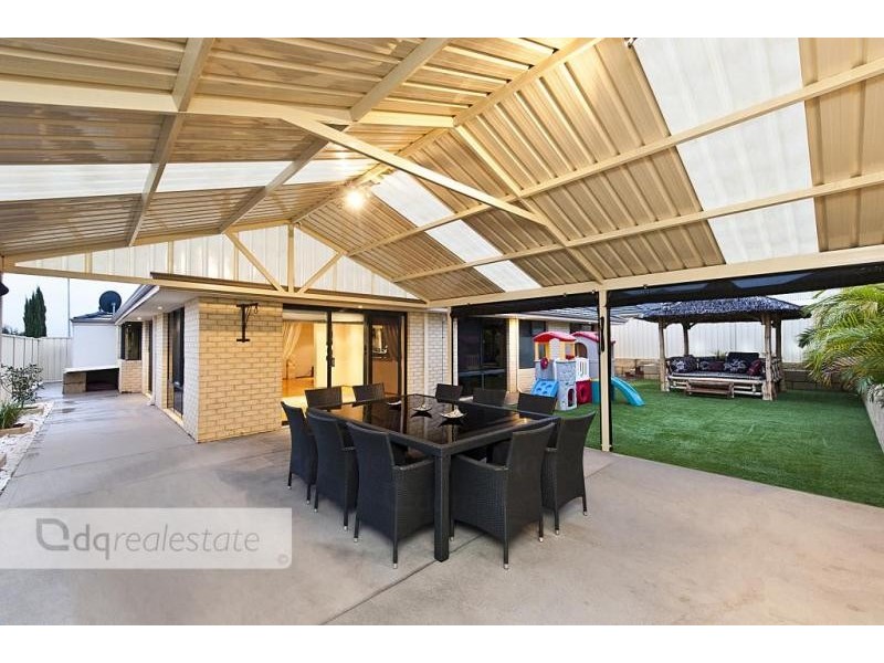 30 Crosthwait Circle, Tapping WA 6065