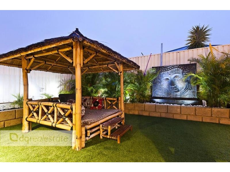 30 Crosthwait Circle, Tapping WA 6065