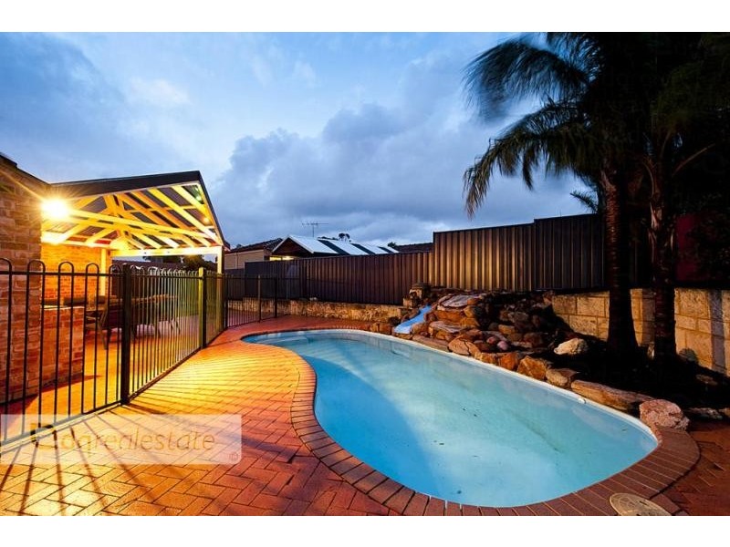 32 Barridale Drive, Kingsley WA 6026