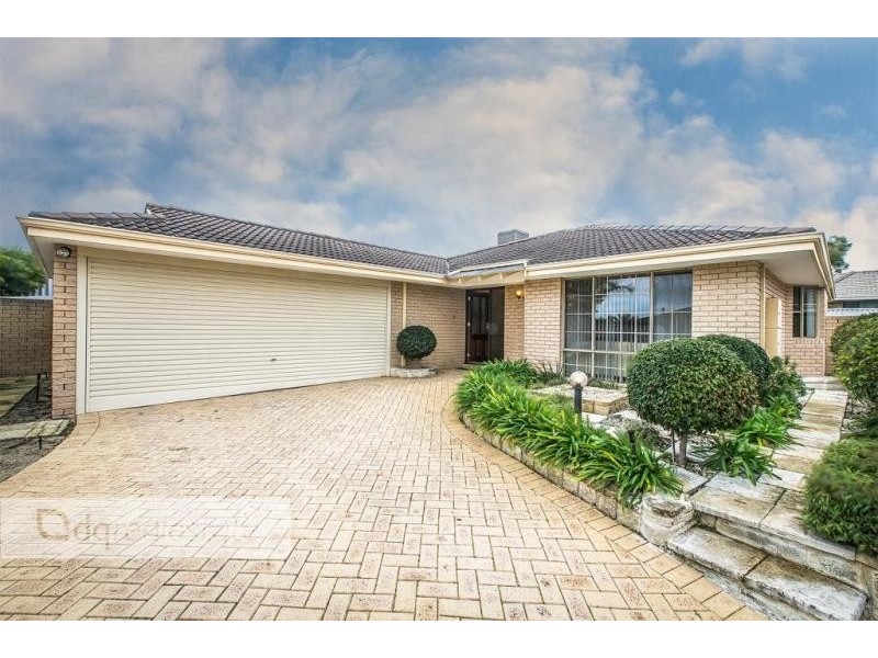 8B Farnell Place, Alexander Heights WA 6064