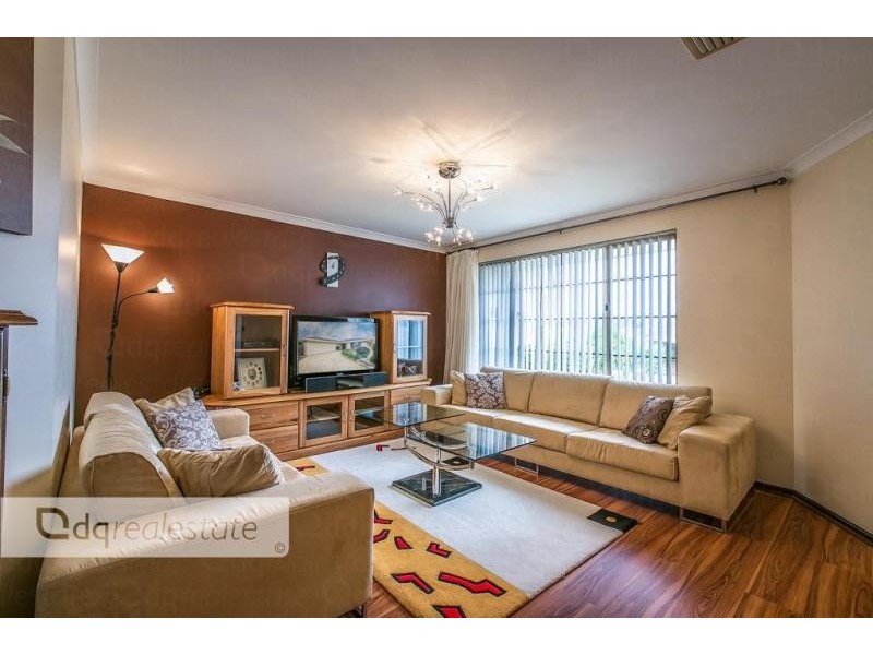 8B Farnell Place, Alexander Heights WA 6064