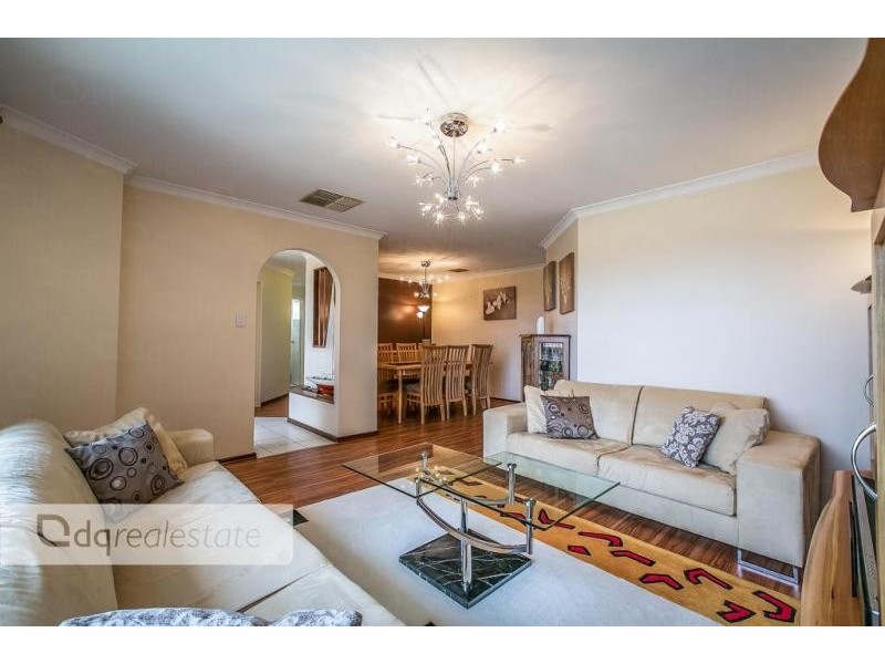 8B Farnell Place, Alexander Heights WA 6064