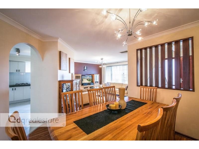 8B Farnell Place, Alexander Heights WA 6064