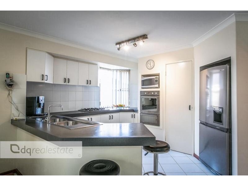 8B Farnell Place, Alexander Heights WA 6064