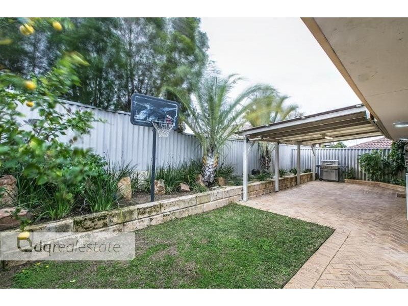 8B Farnell Place, Alexander Heights WA 6064