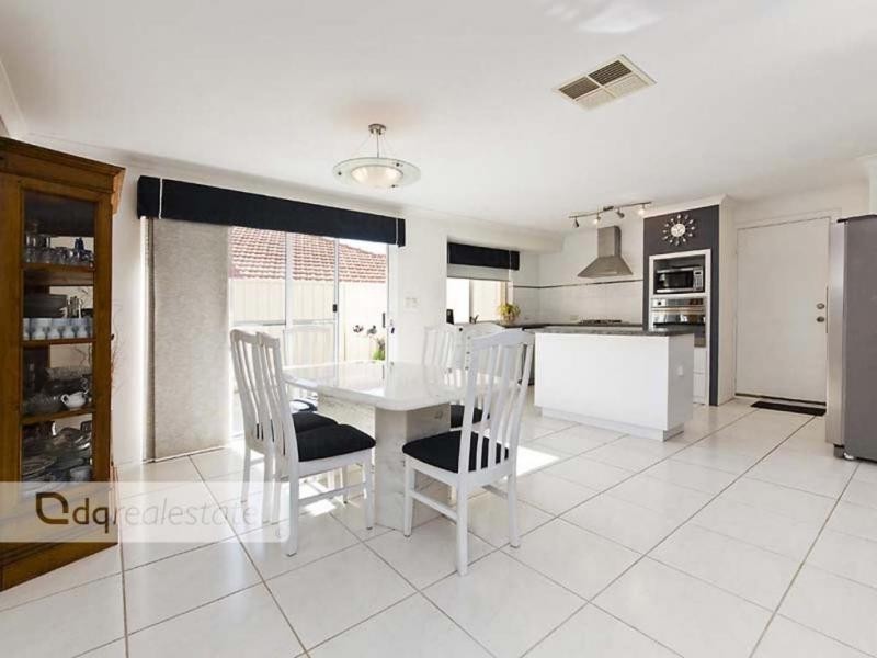 28 Crosthwait Circle, Tapping WA 6065