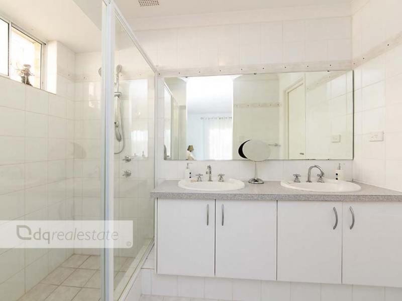 28 Crosthwait Circle, Tapping WA 6065