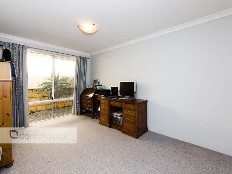 28 Crosthwait Circle, Tapping WA 6065