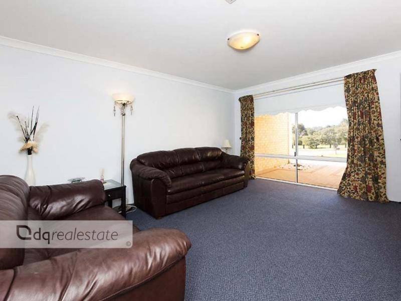 28 Crosthwait Circle, Tapping WA 6065