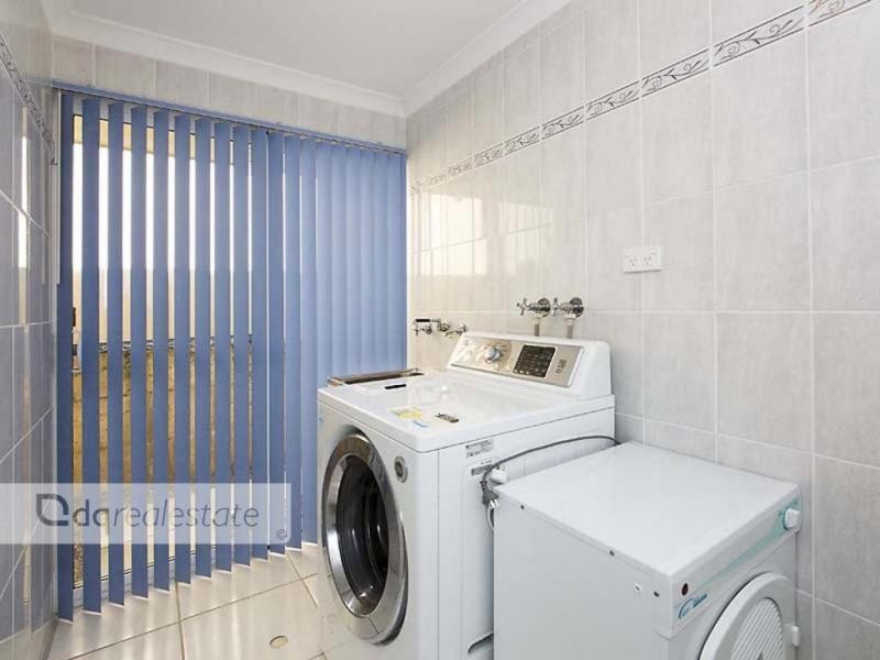 28 Crosthwait Circle, Tapping WA 6065