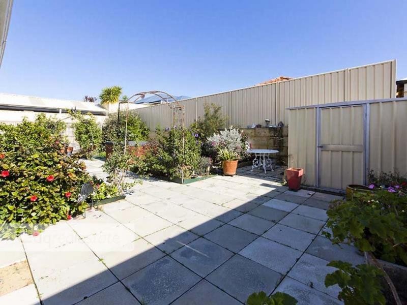 28 Crosthwait Circle, Tapping WA 6065