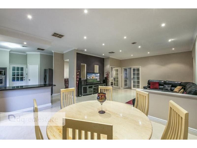 5 Sutton Way, Darch WA 6065